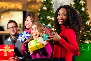 5 tips to stay on budget throughout the holiday season